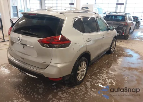 2018 Nissan Rogue Sv z USA, uszkodzony, nr VIN 5N1AT2MT7JC707362